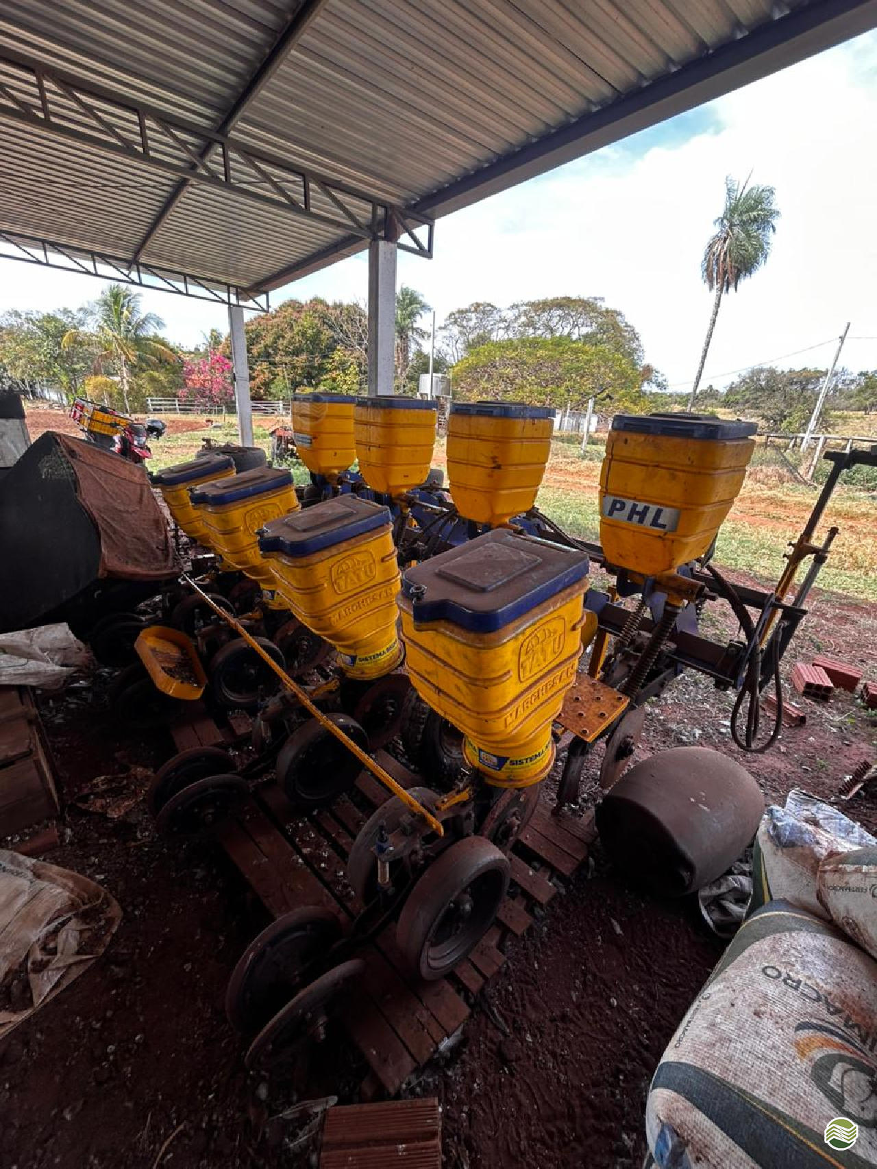PLANTADEIRA TATU PHL Machine Tratores LAVRAS MINAS GERAIS MG